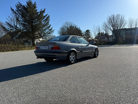 BMW 320 5 of 26