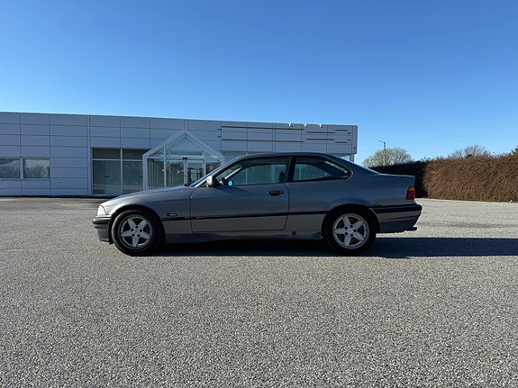 BMW 320 8 of 26