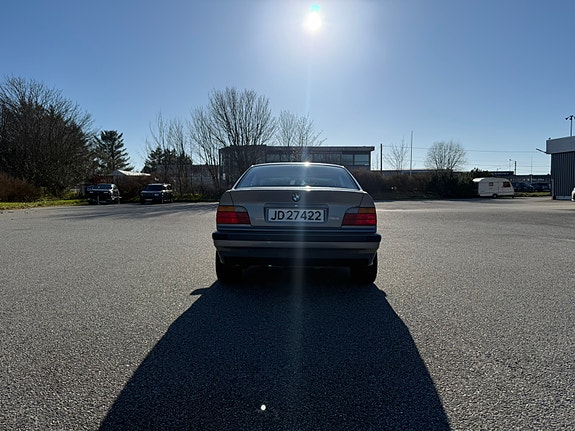 BMW 320 6 of 26