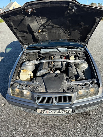 BMW 320 12 of 26
