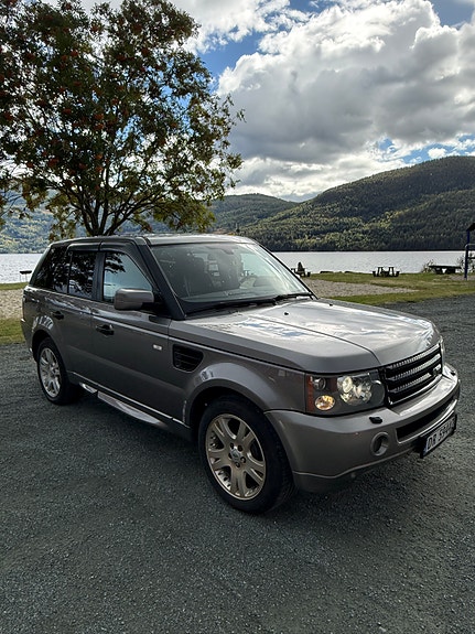 Land Rover Range Rover Sport 14 of 30