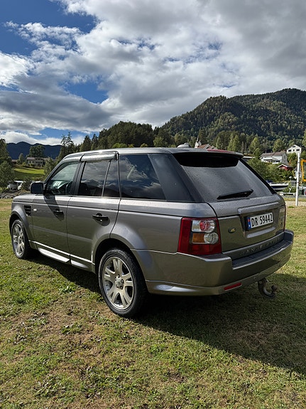 Land Rover Range Rover Sport 21 of 30