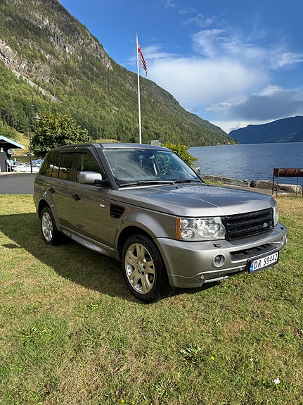 Land Rover Range Rover Sport 27 of 30