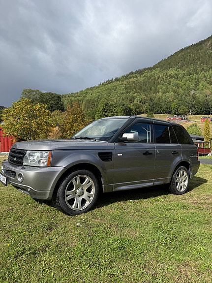 Land Rover Range Rover Sport 23 of 30