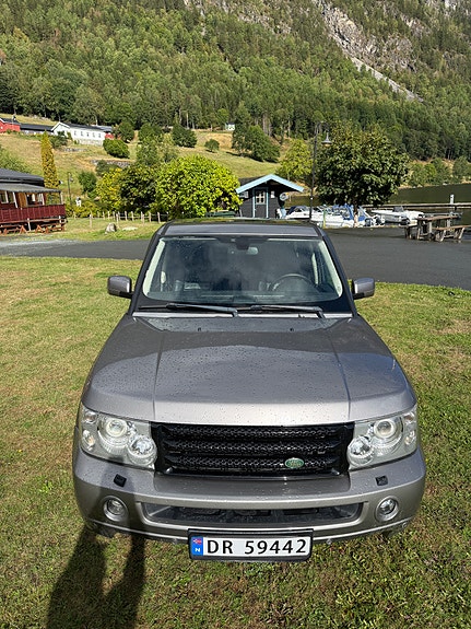Land Rover Range Rover Sport 26 of 30