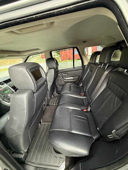 Land Rover Range Rover Sport 17 of 30