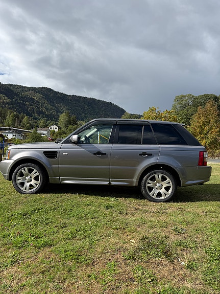 Land Rover Range Rover Sport 22 of 30