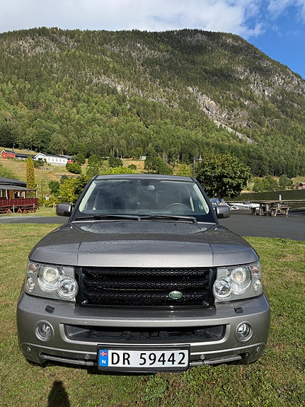 Land Rover Range Rover Sport 24 of 30