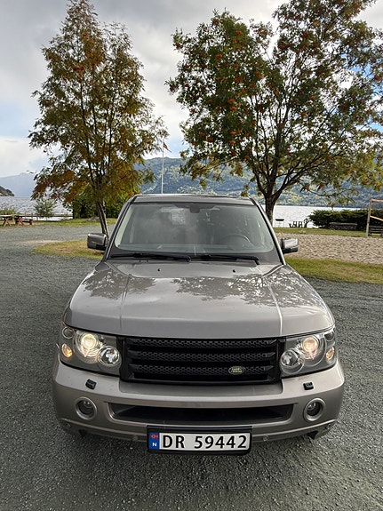 Land Rover Range Rover Sport 13 of 30