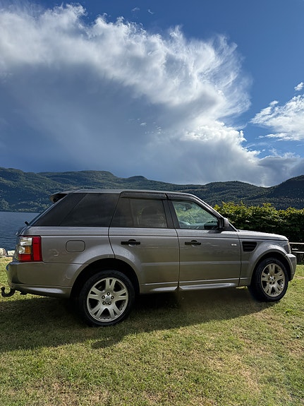 Land Rover Range Rover Sport 8 of 30
