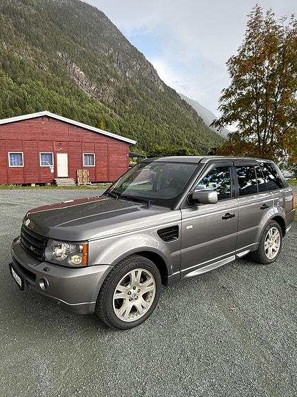 Land Rover Range Rover Sport 12 of 30