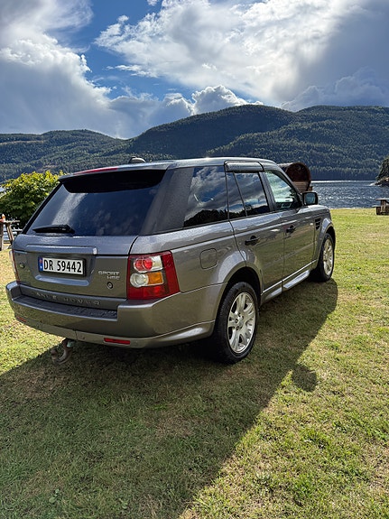 Land Rover Range Rover Sport 9 of 30