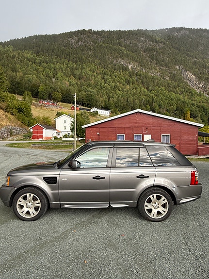 Land Rover Range Rover Sport 11 of 30