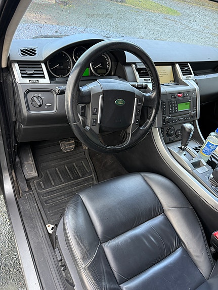 Land Rover Range Rover Sport 2 of 30