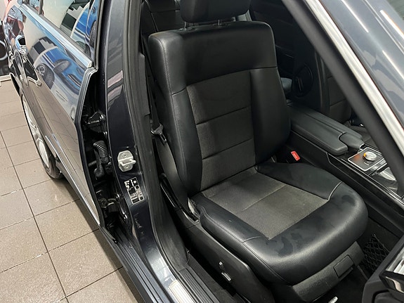 Mercedes-Benz E220 20 of 30
