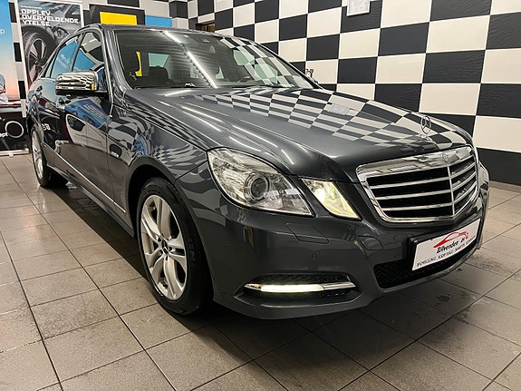 Mercedes-Benz E220 5 of 30