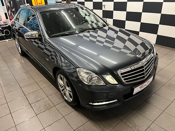 Mercedes-Benz E220 6 of 30