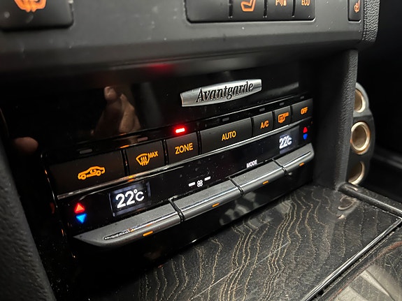 Mercedes-Benz E220 28 of 30