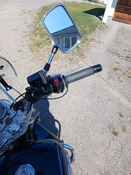 Suzuki GZ 125 Marauder 4 of 5