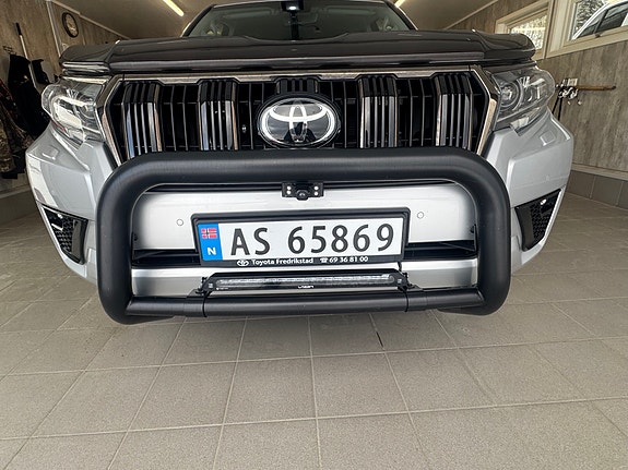 Toyota Land Cruiser 4 of 5