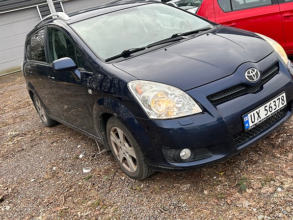 Toyota Corolla Verso 13 of 13