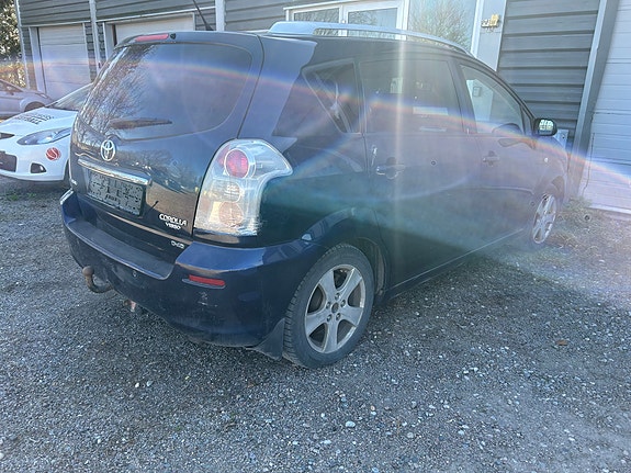 Toyota Corolla Verso 7 of 13