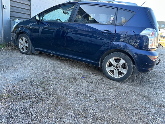 Toyota Corolla Verso 6 of 13