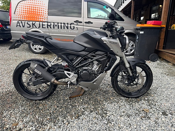 Honda CB 125 R 2 of 6