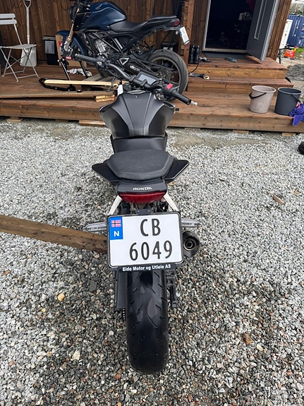 Honda CB 125 R 5 of 6