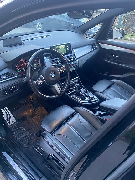 BMW 220d 6 of 12