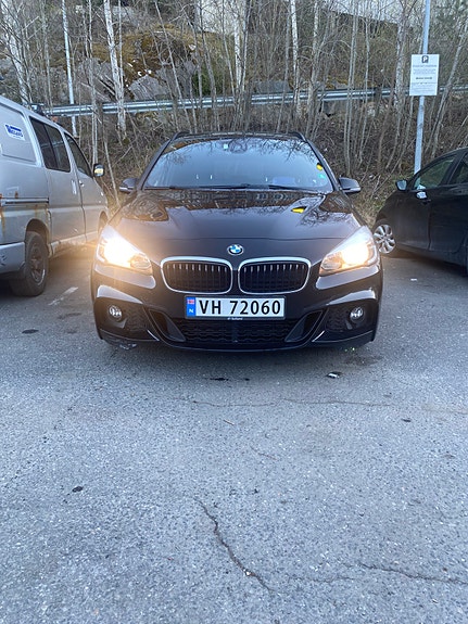 BMW 220d 3 of 12