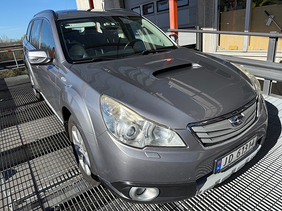 Subaru Outback 4 of 5