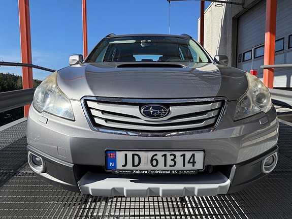 Subaru Outback 3 of 5