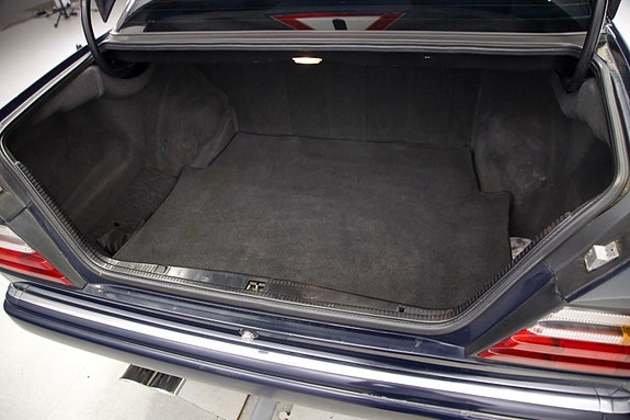 Mercedes-Benz E230 13 of 15