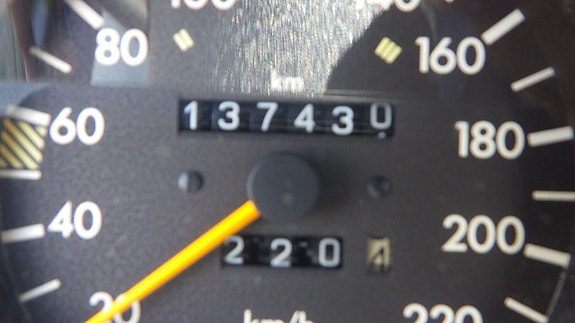 Mercedes-Benz E230 5 of 15