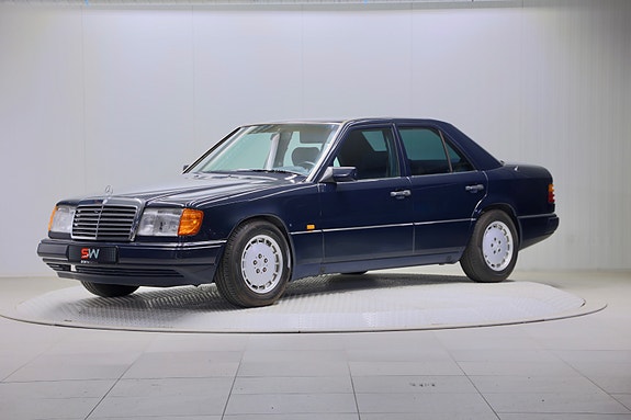 Mercedes-Benz E230 12 of 15