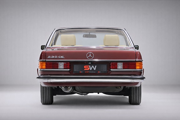 Mercedes-Benz E230 7 of 30