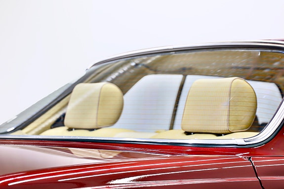 Mercedes-Benz E230 8 of 30