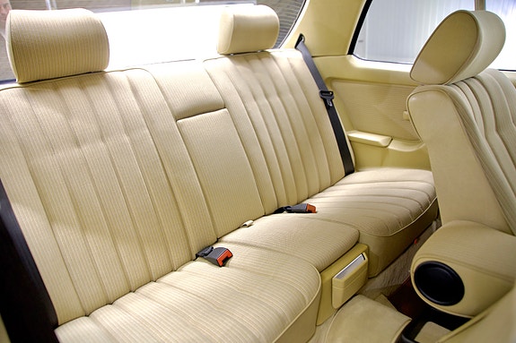 Mercedes-Benz E230 17 of 30