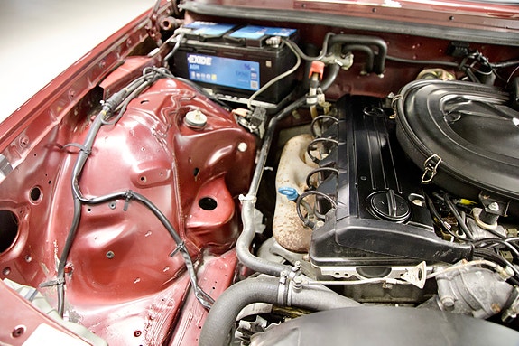 Mercedes-Benz E230 26 of 30