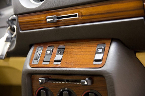 Mercedes-Benz E230 20 of 30