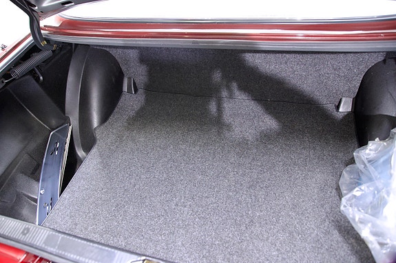 Mercedes-Benz E230 12 of 30
