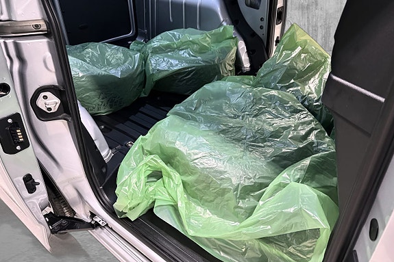 Volkswagen Caddy Maxi 22 of 24