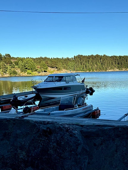 Jeanneau NC9 // Komfortabel og familievennlig turbåt til leie 29 of 29