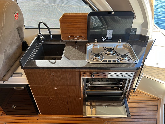 Marex 320 AFT // Stor Akterkabin // Komfortabel turbåt // Marex kvalitet! 21 of 30