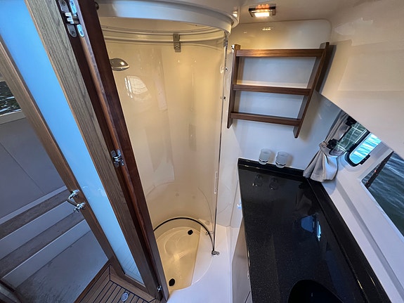 Marex 320 AFT // Stor Akterkabin // Komfortabel turbåt // Marex kvalitet! 29 of 30