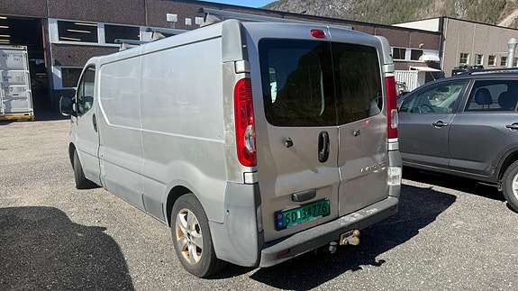 Opel Vivaro 2 of 4