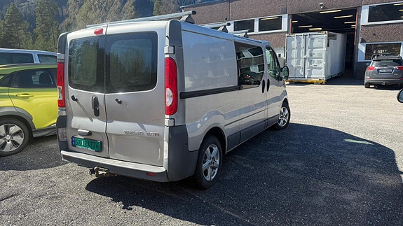 Opel Vivaro 4 of 4