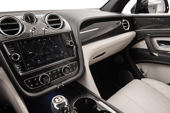 Bentley Bentayga 18 of 30