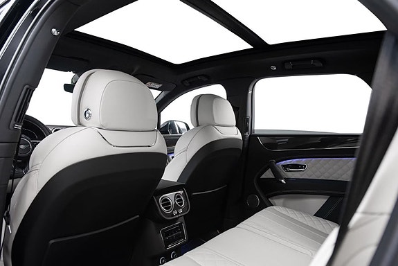 Bentley Bentayga 23 of 30